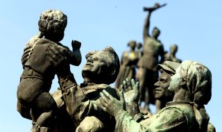Тончо Краевски откри най-силния аргумент в защита на МОЧА: Паметникът е проектиран от две лесбийки