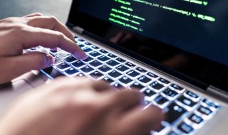 Хакер е източвал данни от украински банки и ги е продавал на руските спецслужби