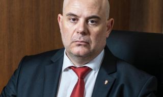 КС допусна дело по искане на главния прокурор Иван Гешев