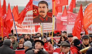 Европарламентът прие резолюция, осъждаща сталинизма