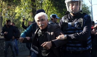 Турция не се спира: Арест за 9 журналисти