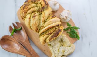 Рецепта на деня: Лимецови хлебчета с песто