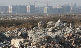 Баща на три деца загина, част от мост падна върху него