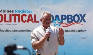 Кенеди осъди доставката на уранови боеприпаси за Киев