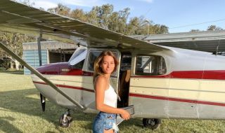 Красива австралийка - пилот-мечта за всеки частен самолет (СНИМКИ)