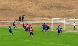 Локо Сф би Левски от Лом и продължава за Купата