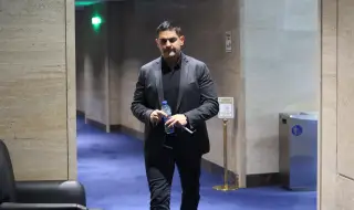 Радостин Василев призова ИТН или БСП да гласуват за падането на правителството