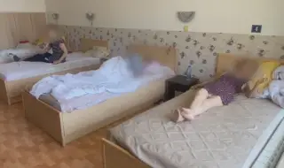 Връзвани с въжета хора, стая е импровизирана морга в дом на ужасите за възрастни хора в Черноморец