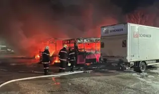 Изгоряха автобуси в Костинброд