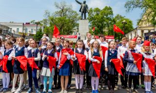 Русия обмисля създаването на ново детско движение по случай знакова годишнина