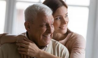 19-годишна предложи брак на възрастен бизнесмен, отговорът му бе...