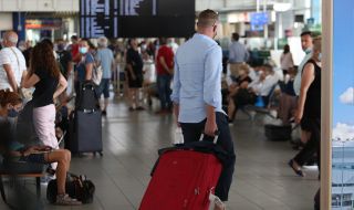 Експерти обсъждат още мерки срещу вируса