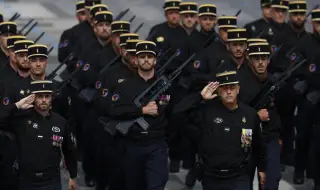 Непредсказуемостта на САЩ влияе на нашите интереси, обяви Франция