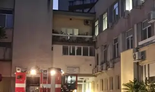След пожара: Оглеждат електрическата инсталация в урологичното отделение на хасковската болница