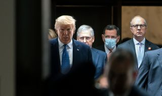 Лидерът на републиканците обвини Тръмп за метежа в Капитолия