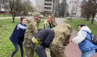 Скандал в Лвов: Военни пребиха мъж на улицата
