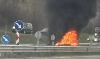 Кола изгоря край Владая, тапата до Перник е километрична