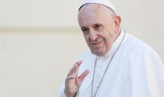 Папата идва в България
