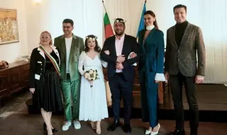 Кметът на Банкя ожени Евгени Будинов и избраницата му, Сашо Кадиев и Ивелина им бяха кумове (СНИМКИ)