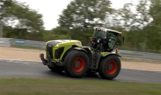 Най-мощният немски трактор постави рекорд на "Нюрбургринг"
