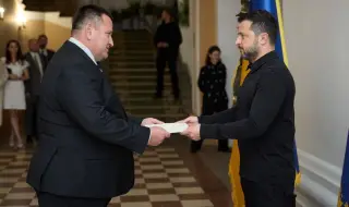 Посланикът на България в Украйна Златин Кръстев връчи акредитивните си писма на президента Володимир Зеленски СНИМКИ