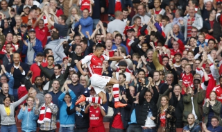 Арсенал изнесе урок на Нюкасъл