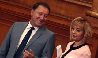 Мая Манолова и Ангел Найденов живеят разделени