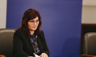  Проф. Асена Сербезова: Изопачават фактите