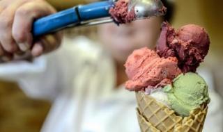 Френско кафене изтегля от менюто си сладоледи, набедени за расистки