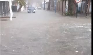 Ад в Созопол! Пороен дъжд удави курорта (ВИДЕО)