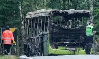 22-годишен подпали автобус в Норвегия, загина възрастна жена