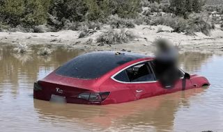 Tesla на автопилот влезе в наводнена канавка – има ли вина водачът? (ВИДЕО)