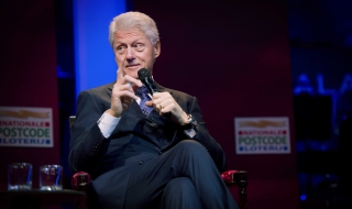 Бил Клинтън порица забраната на еднополовите бракове