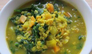 Рецепта на деня: Диетична супа със спанак и елда