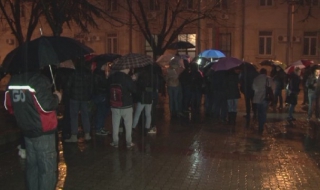 Приятели и близки на Тодор излязоха на протест в негова памет