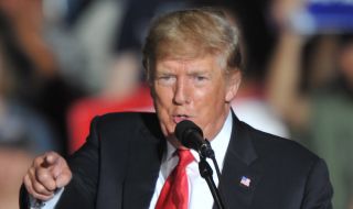 Сред документите в имението на Тръмп имало материали на разузнаването