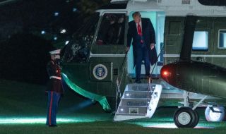 Тръмп изхвърча от Белия дом
