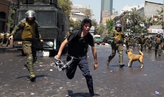 Учителски и ученически стачки заляха Великобритания и Чили