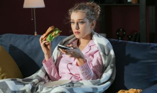 5 лоши последици от храненето през нощта