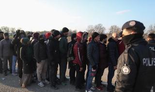 Над 76 хиляди бежанци са преминали границата на Турция към ЕС