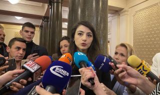 Лена Бориславова: ПП-ДБ няма да са параван за плаващи мнозинства