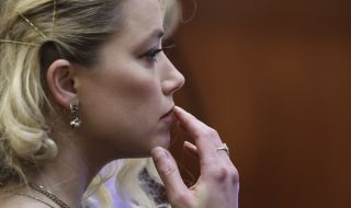 Амбър Хърд продължава с делата срещу Джони Деп