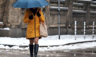 Дъждът преминава в сняг в Източна България