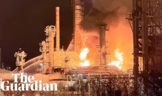 Голям пожар избухна в една от двете петролни рафинерии в Австралия ВИДЕО