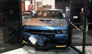 "Протестиращи" заклещиха Dodge Challenger във врата при опит за кражба