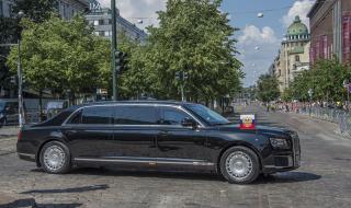 Втора лимузина в кортежа на Путин