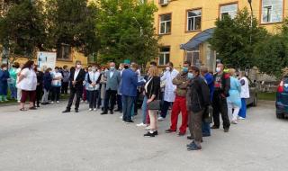 Лекарите в болницата във Велинград готови с колективна оставка