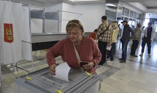 Киев: Жителите в окупираните от руснаците райони са принудени да гласуват за анексиране от Руската федерация