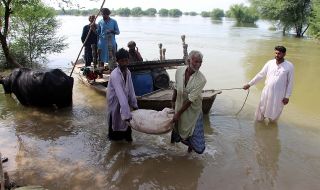 Мусонен ужас! Проливни дъждове в Индия взеха поне 12 жертви