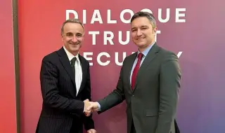 Вигенин: Най-важната защита на демокрацията са информираните граждани